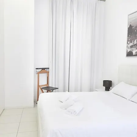 Prestige Boutique Homes-Duomo Milano Esterno foto